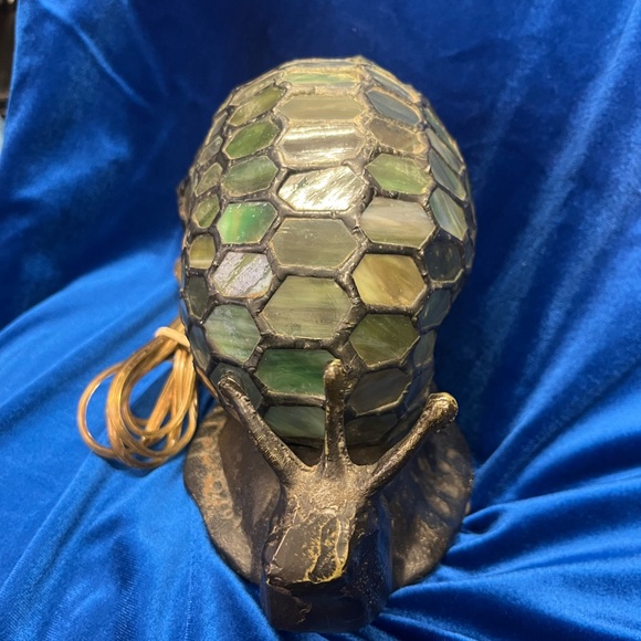 Tiffany Style Snail Lamp - Picture 3 of 9